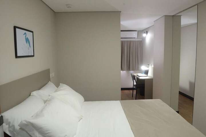 Room 11 of 41