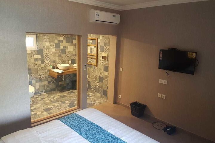 Room 57 of 90