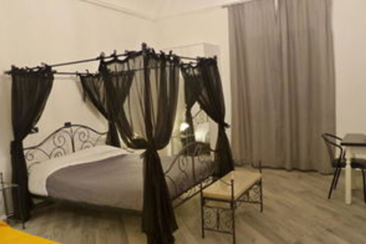 Room 18 of 25
