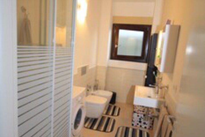 Room 2 of 44