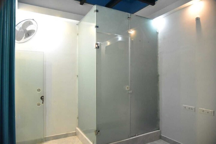 Room 3 of 6