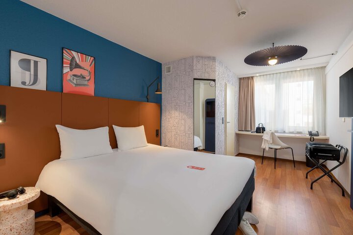 Room 27 of 55