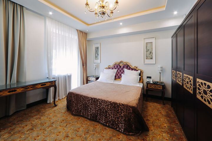Room 21 of 32
