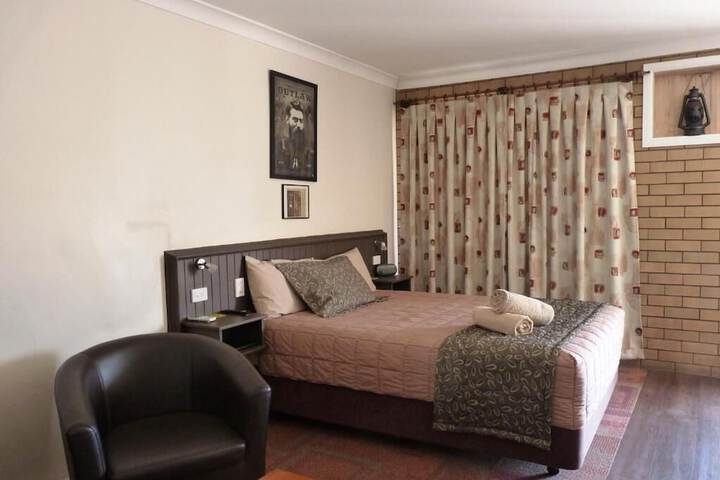 Room 21 of 32