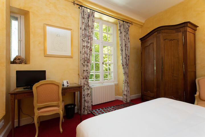 Room 37 of 224