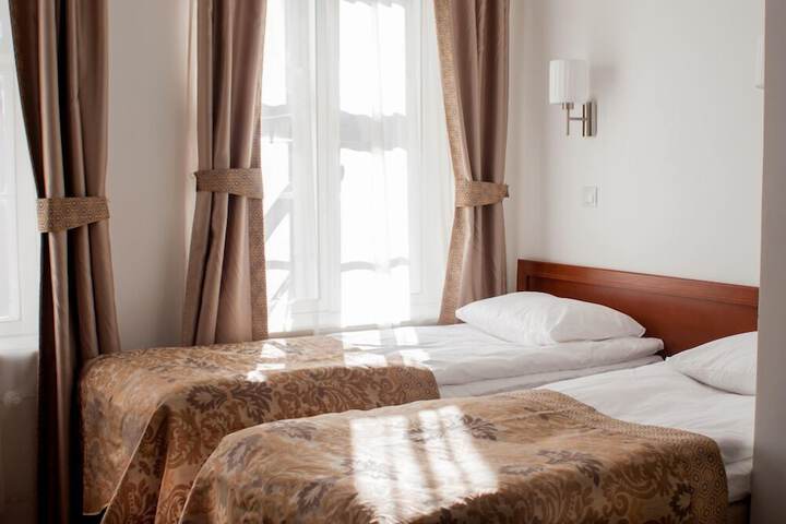 Room 43 of 119