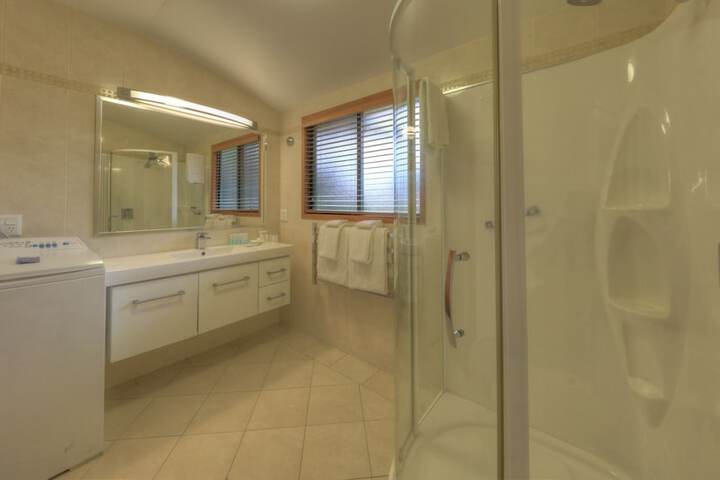 Room 16 of 28