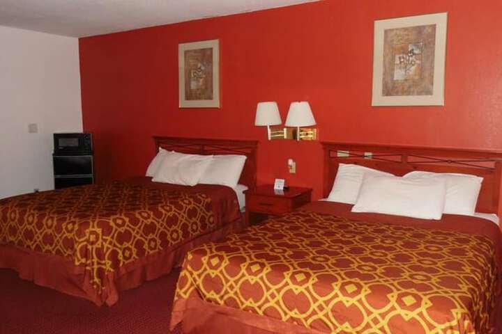 2 Queen Beds (3 of 6)