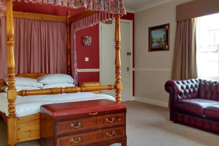 Room 10 of 48
