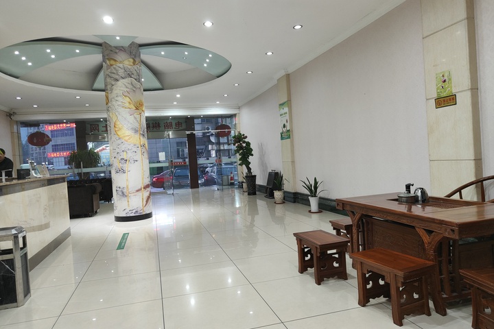 Hotel Interior 11 of 26