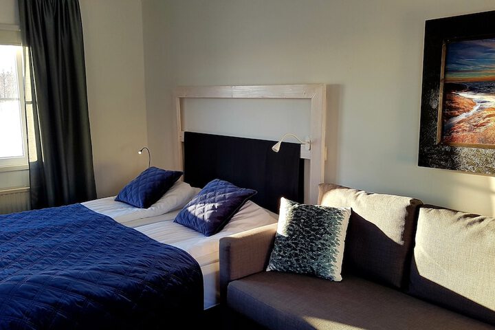 Room 9 of 63