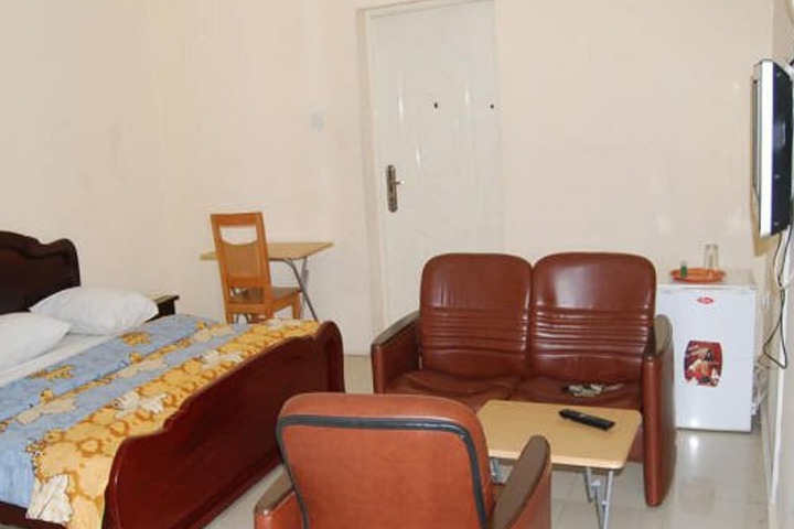 Room 11 of 20