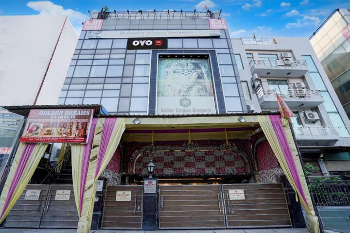 Hotel O R S Golden by RS Group