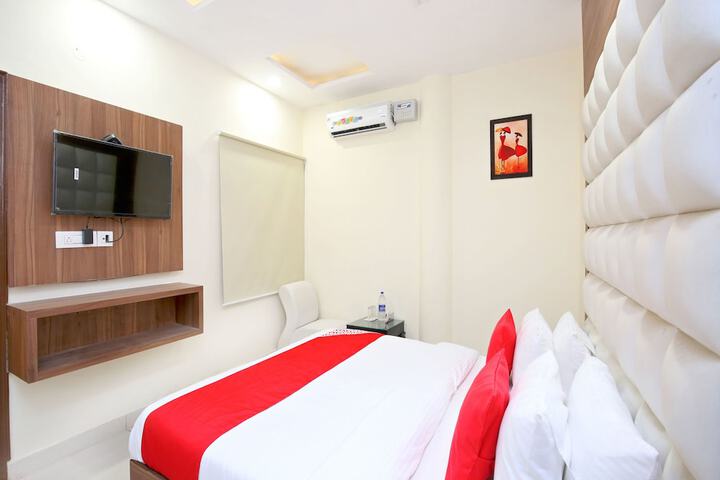 Room 13 of 22