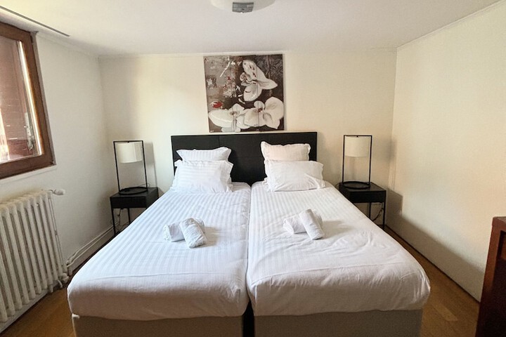 Room 25 of 47