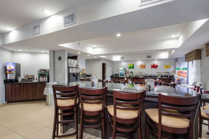 Breakfast area