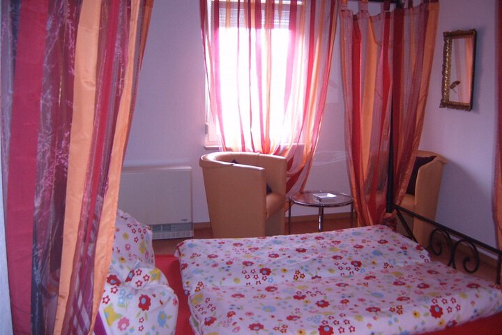 Room 3 of 26