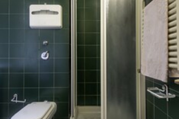 Room 2 of 22