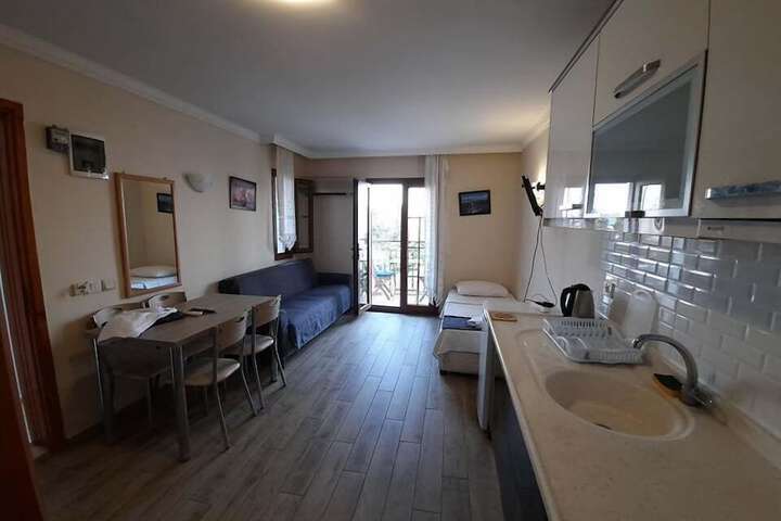 Room 21 of 48