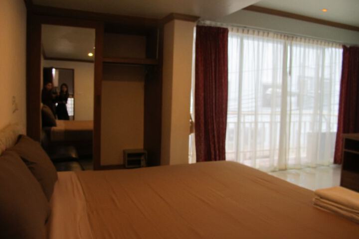 Room 22 of 33