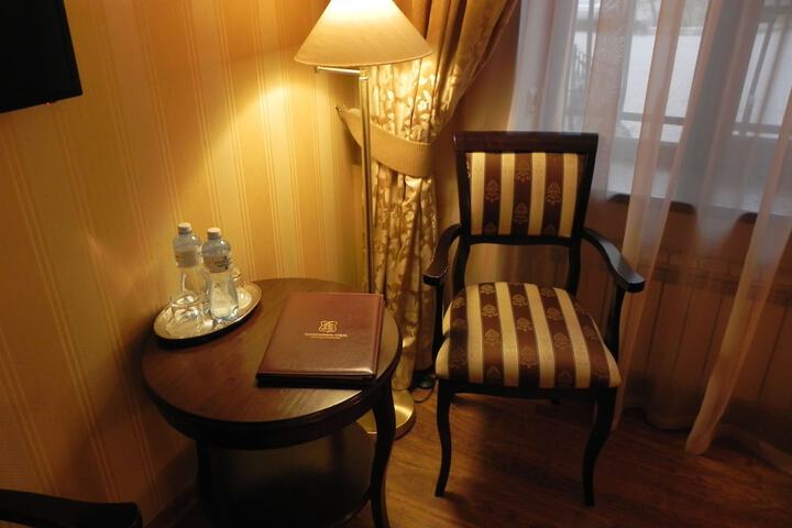 Room 17 of 36