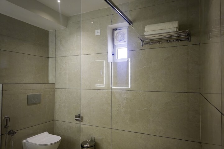 Room 25 of 43