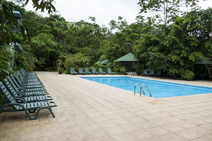 Hotel Pool