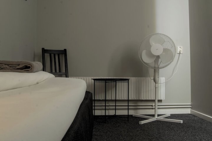 Room 61 of 128