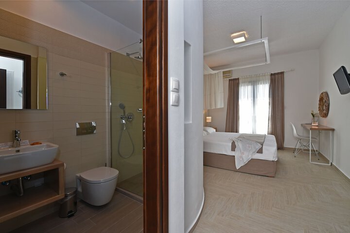 Room 10 of 138