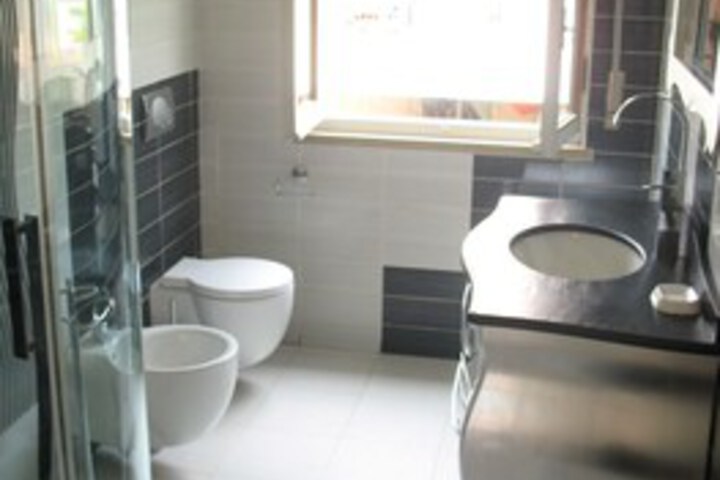 Room 2 of 19