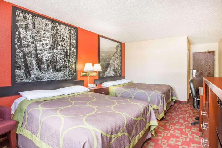 2 Double Beds (6 of 7)