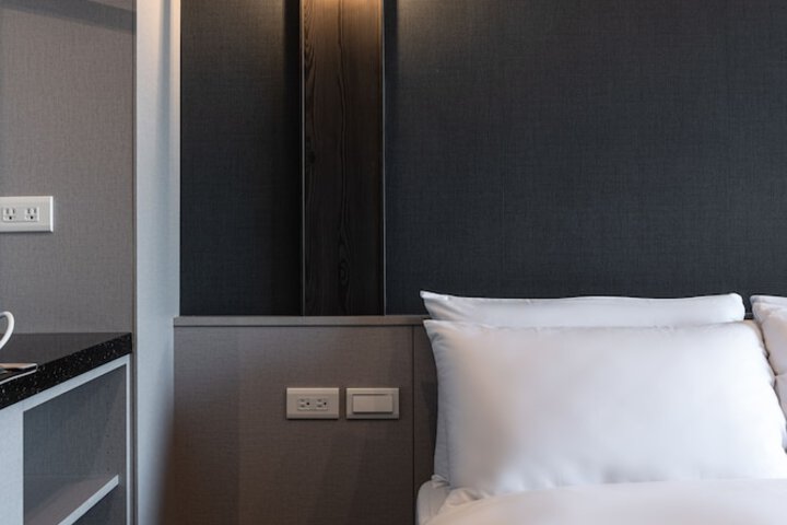 Room 53 of 68
