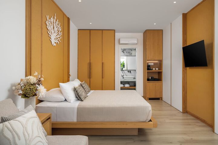 Room 35 of 62