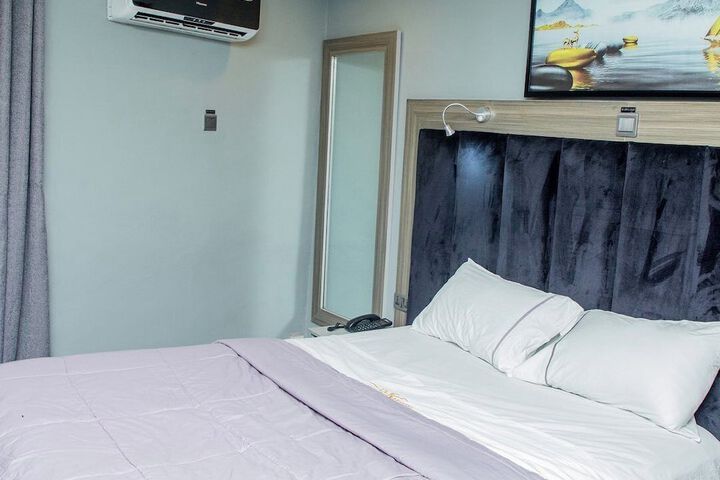 Room 21 of 63