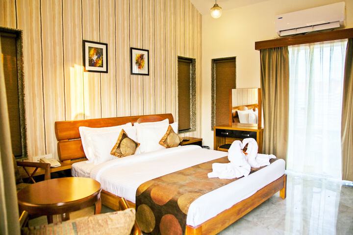 Room 4 of 34