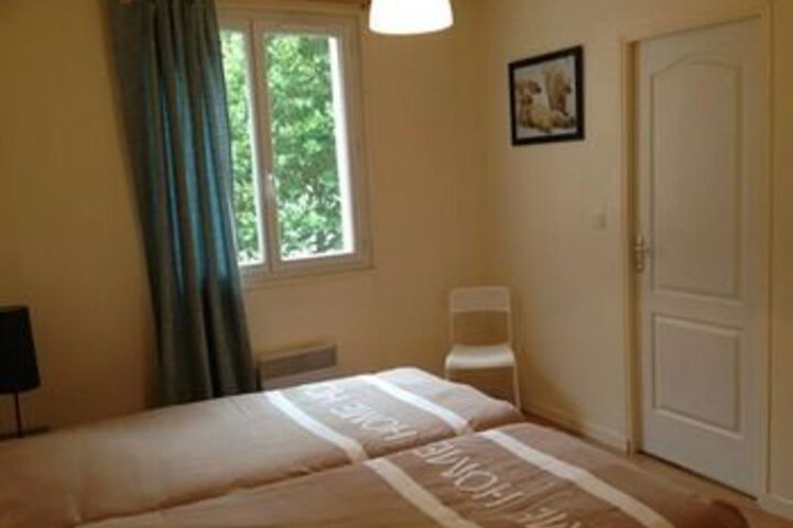 Room 5 of 14