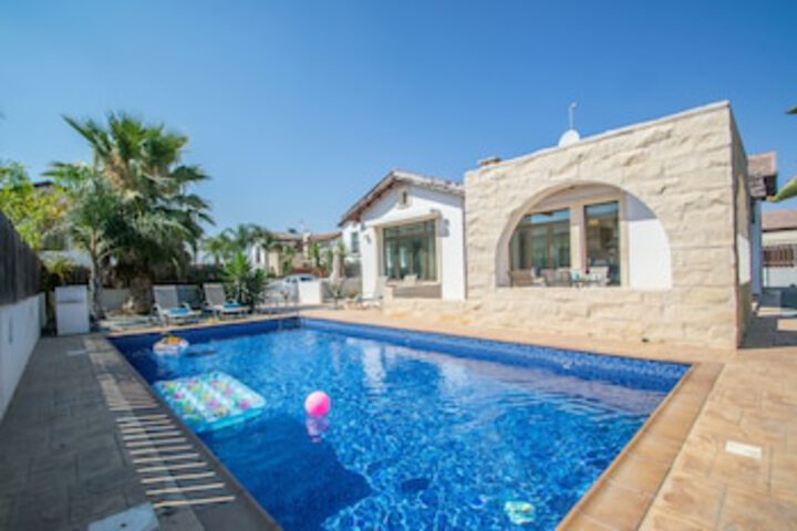 RADAS VACATION HOME