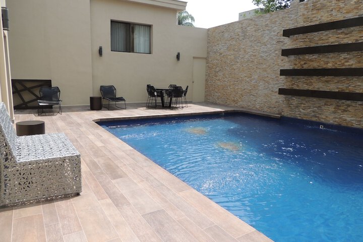 Pools & Facilities