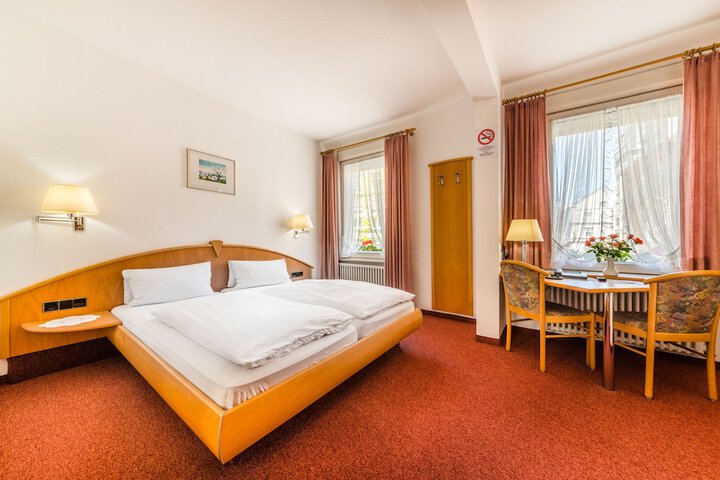 Room 4 of 24