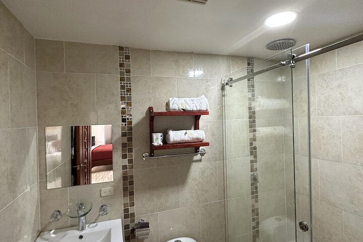Room 9 of 21