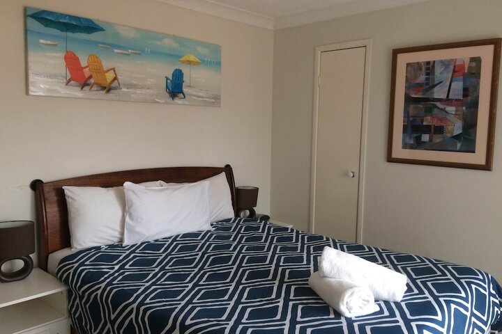 Room 4 of 18