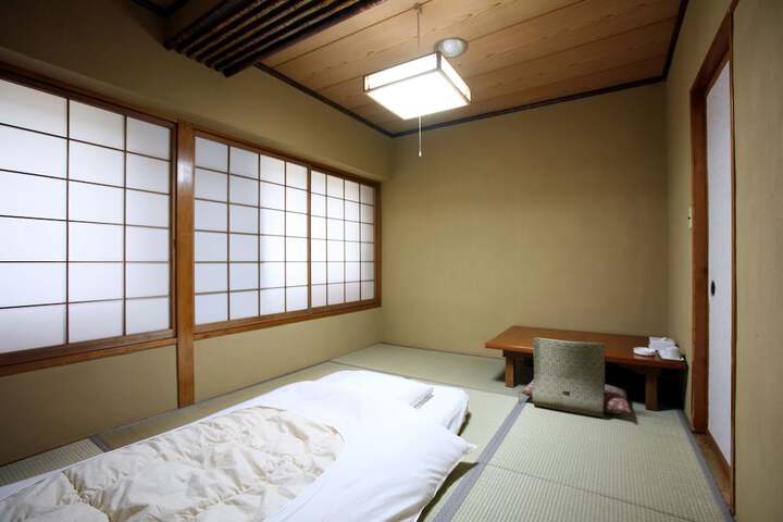 Room 5 of 40