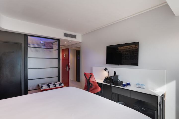 Room 69 of 165