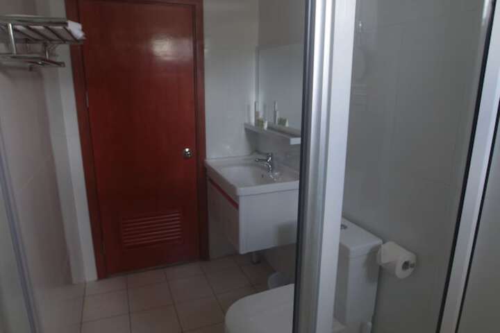 Room 32 of 41