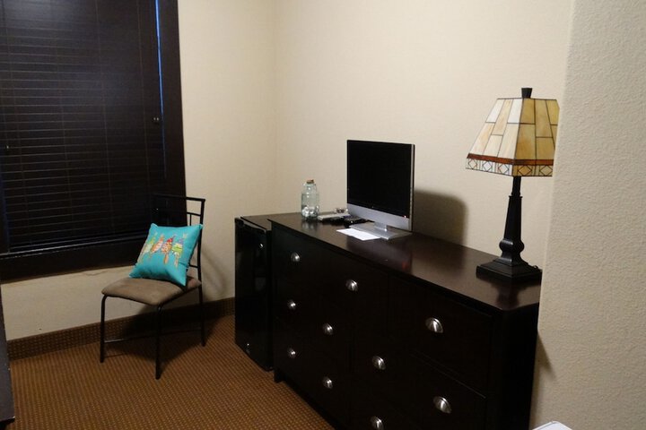 Room 30 of 41