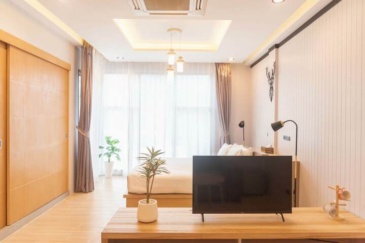 Room 26 of 82