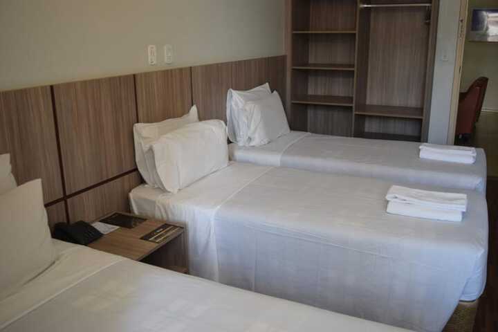 Room 10 of 39