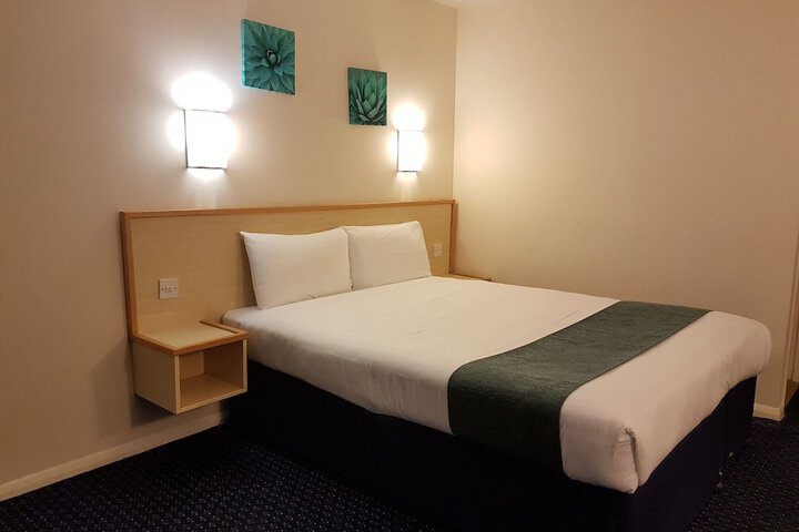 Room 5 of 19