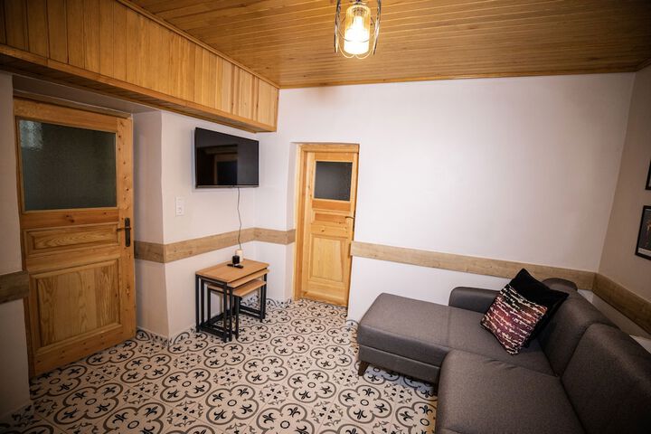 Room 25 of 42