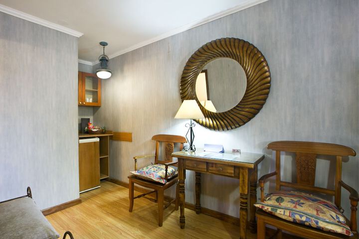 Room 16 of 80